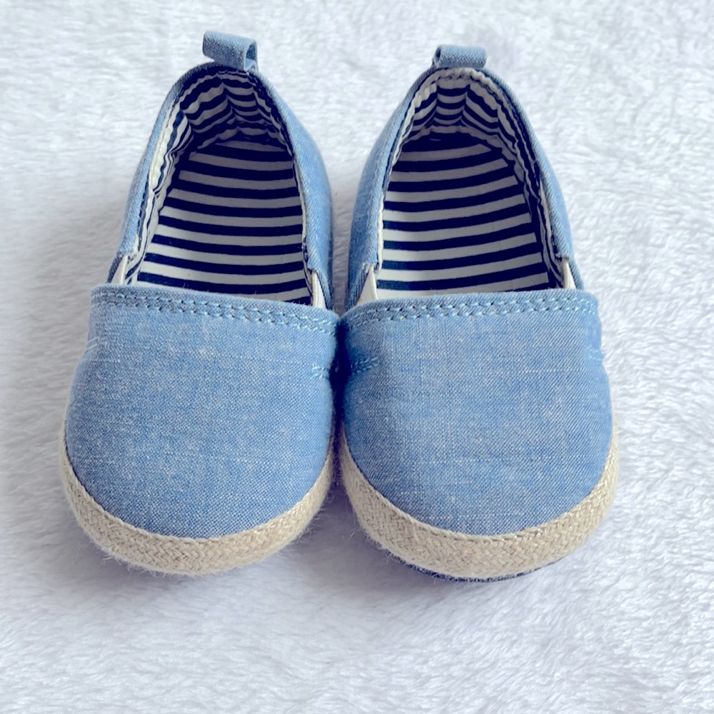 NWOT baby crib shoes